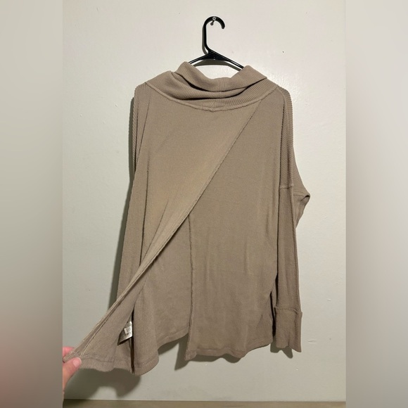 We the Free Juicy Cowl Neck Tan Brown Open Back Sweater Size Small Oversized - Picture 5 of 8